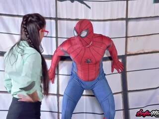 Puma miere sofie marie suge spider man’s uriaș | xhamster
