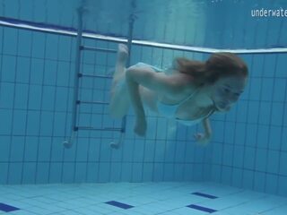 Nhỏ ngực nhỏ thiếu niên clara dưới nước, bẩn video 0c | xhamster
