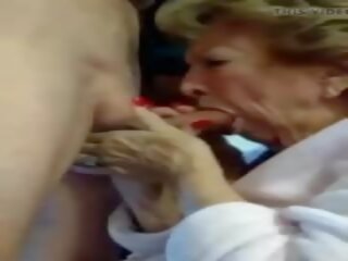 Mormor gags på sperma i henne mun, fria xxx video- 2b | xhamster
