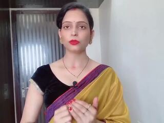 Indisch desi bhabhi tragen gelb saree im vorderseite von. | xhamster