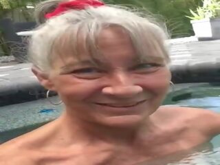 סוֹטֶה סבתא leilani ב ה בריכה, חופשי מלוכלך וידאו 69 | xhamster