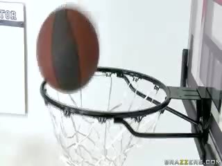 Basket köçe gyz